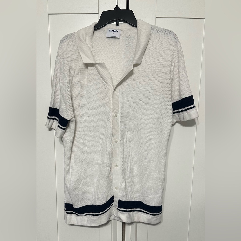 Old Navy Men's White and Navy Casual Button Down Shirt